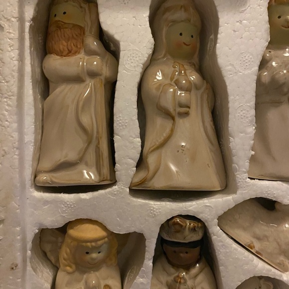 Potter’s Garden Ceramic Birth Of Christ Nativity 10 Pc Figurine Set Wooden Base - Picture 5 of 9